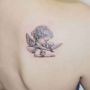 تتو فرشته روی پشت