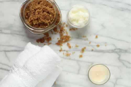 ماسک روغن نارگیل و شکر قهوه ای