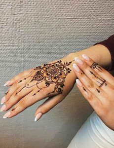 تتو حنا روی دست