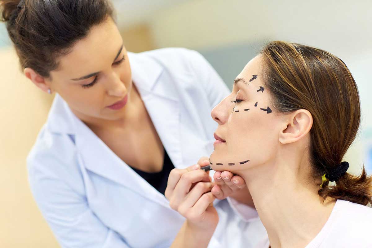 سن مناسب لیفت صورت چه سنی است؟