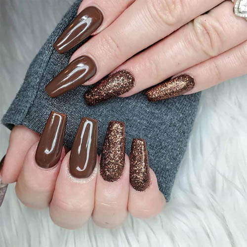 لاک اکلیلی قهوهای